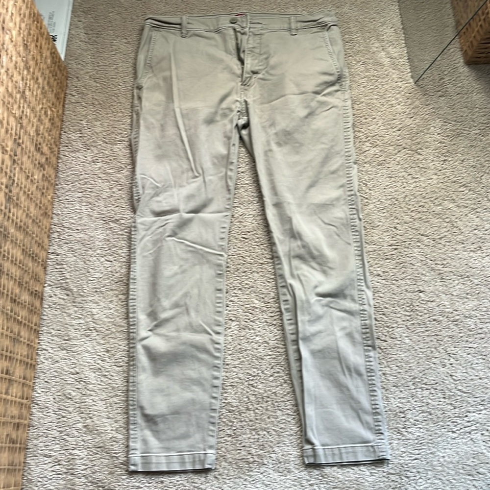 Men’s Khaki Pants W33 L32